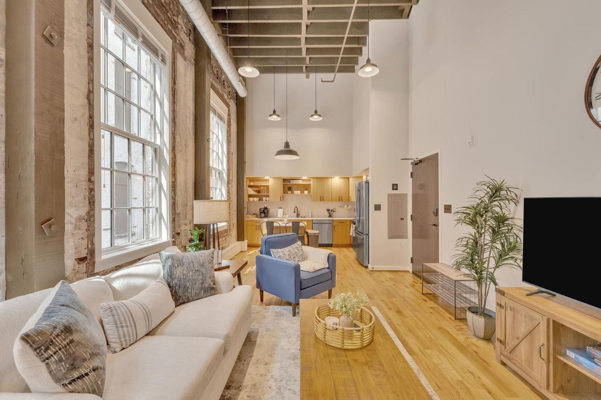 Heart Of Downtown Apartment *