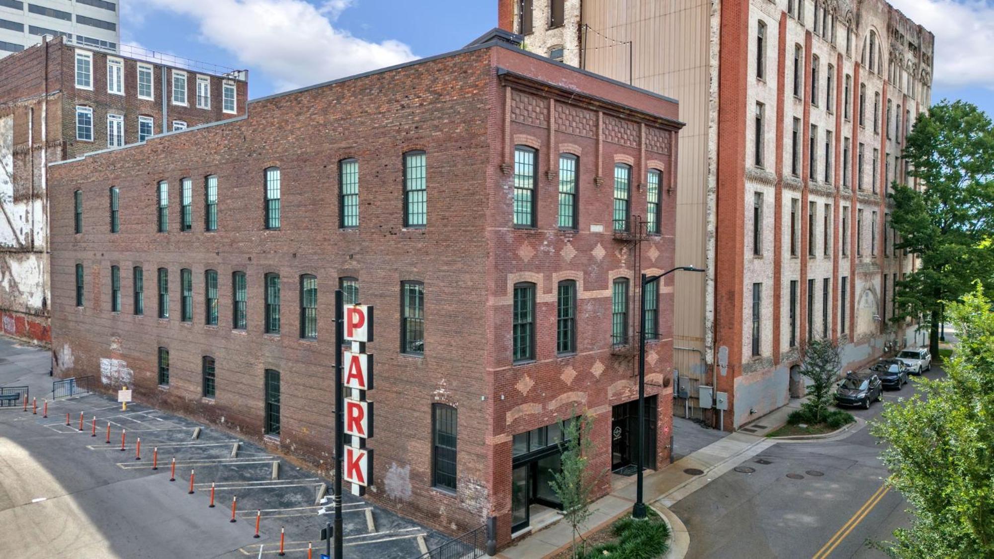 Heart Of Downtown * Knoxville
